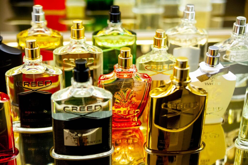Profumi per Uomo | Le 5 Fragranze più Vendute per l'Uomo Moderno flaconi profumi maschili