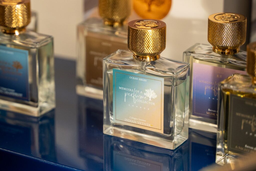 flacone profumo luogo memoirs of a perfume collector tales from zanzibar