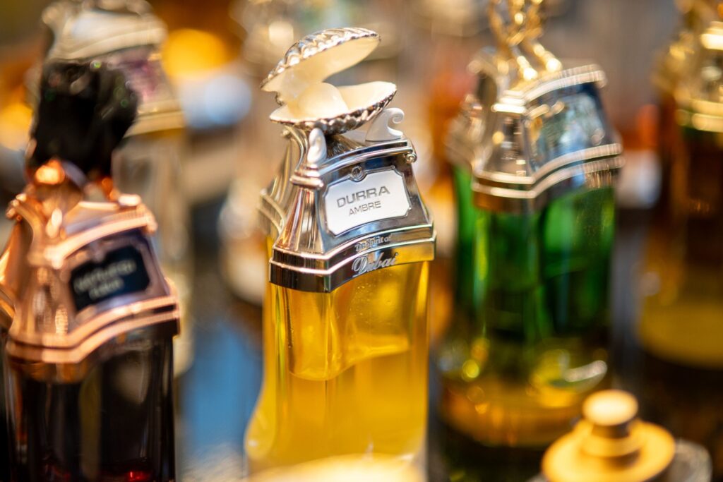 Scopri i profumi arabo bestseller e più amati da provare questo autunno.