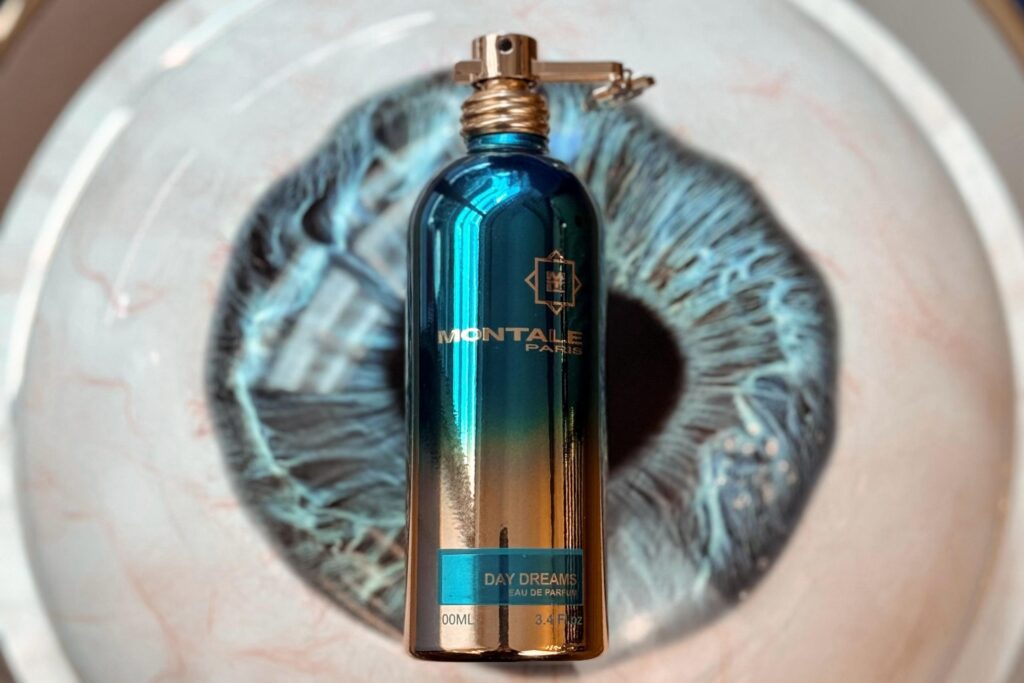 flacone profumo, montale, day dreams, profumo floreale, fiori, flowers, note floreali, oro e blu verde