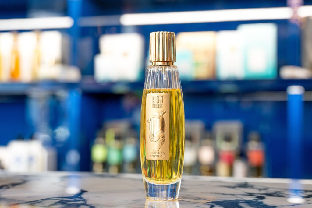 extrait de parfum, estratto, profumo, extrait, flacone profumo, flacone oro, profumeria, flacone, profumi, estratti, profumo forte,