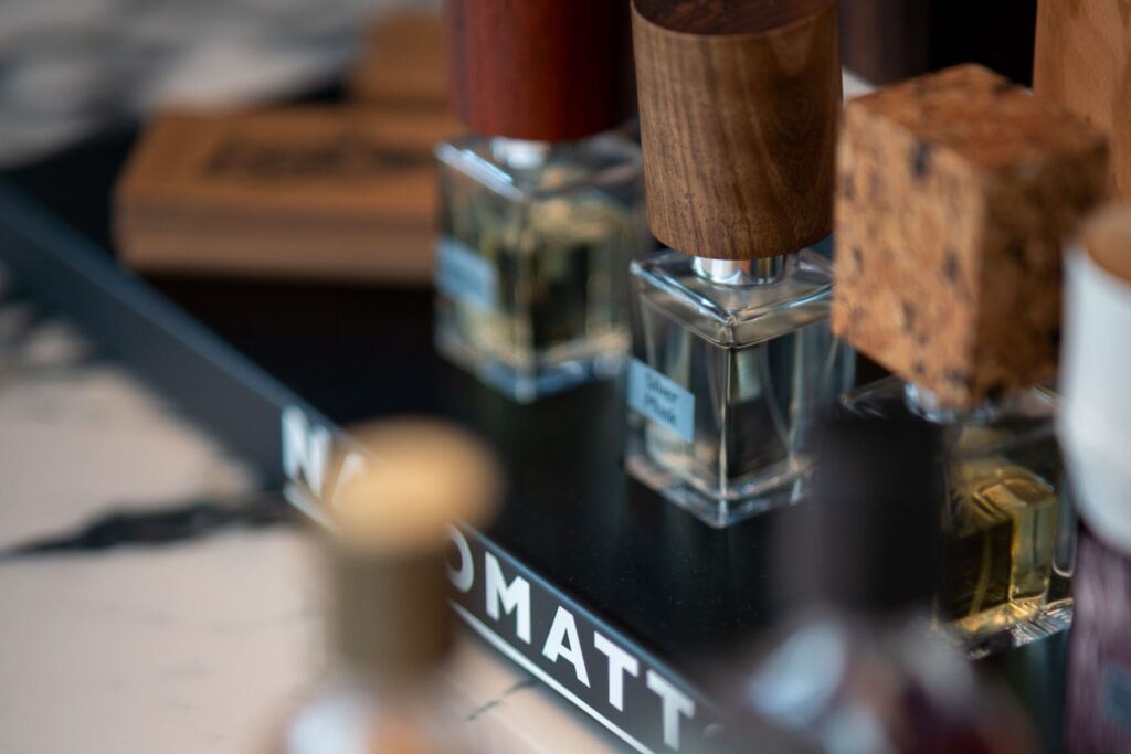 nasomatto profumi, guida definitiva, profumi, profumo, nasomatto, flaconi, tappi sughero, profumeria,