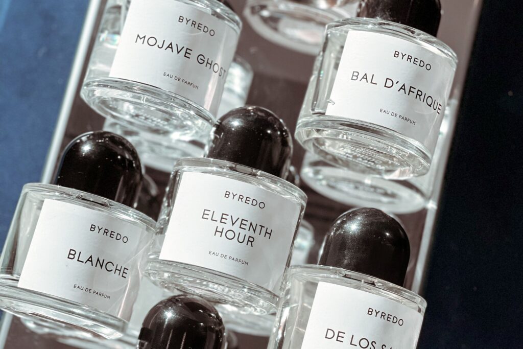 profumo libro, flaconi profumi, profumi, profumeria, byredo, profumo intellettuale, intelligente, biblioteca, libri, bibliothèque byredo,