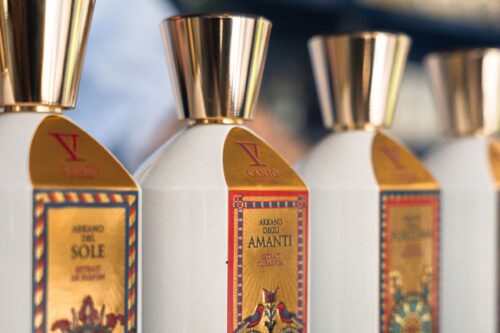storia profumo, storia dei profumi, storia del profumo, flaconi profumo, flaconi, profumeria, profumo, incenso, chimica, profumi divini,